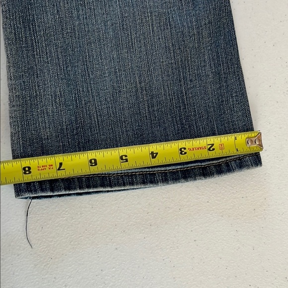 Cache Blue High‎ Rise Jeans with Distressed Details - Picture 4 of 14